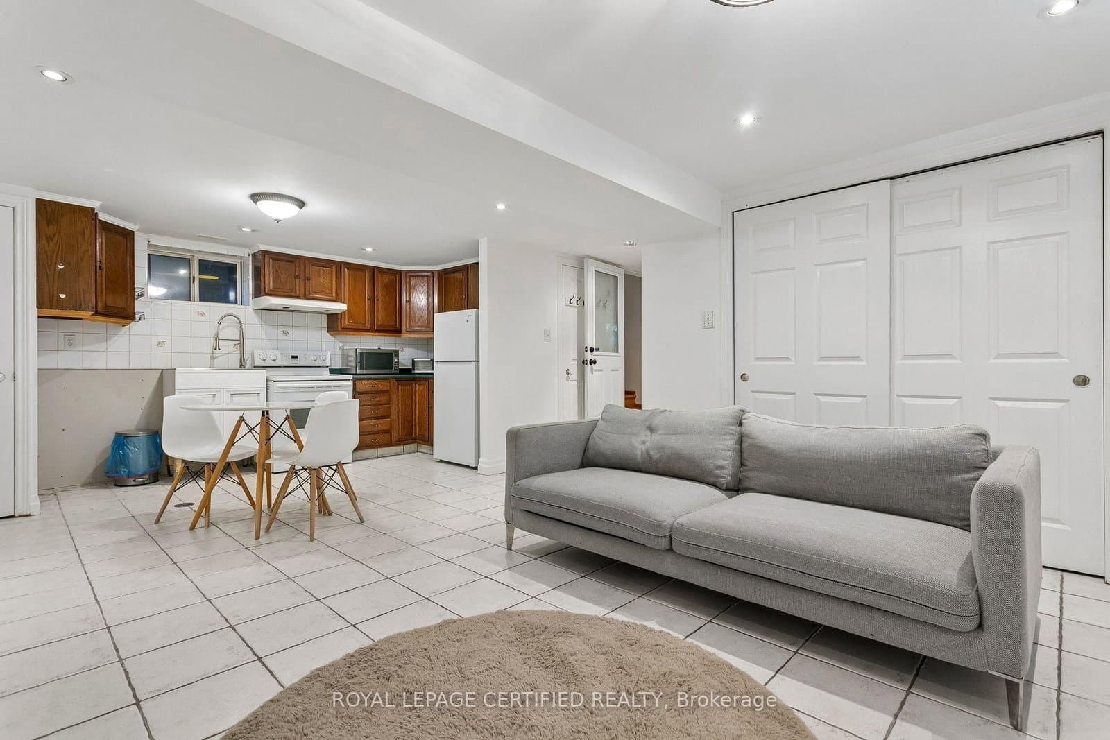 33 Donald Avenue thumbnail 26
