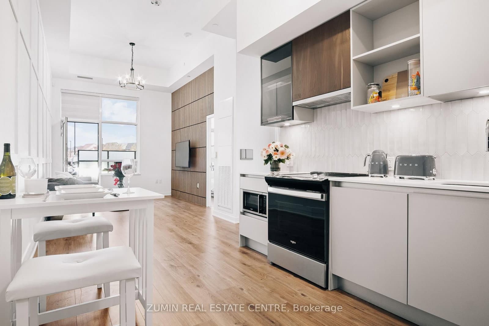 395 Dundas Street W, Unit 110 thumbnail 12