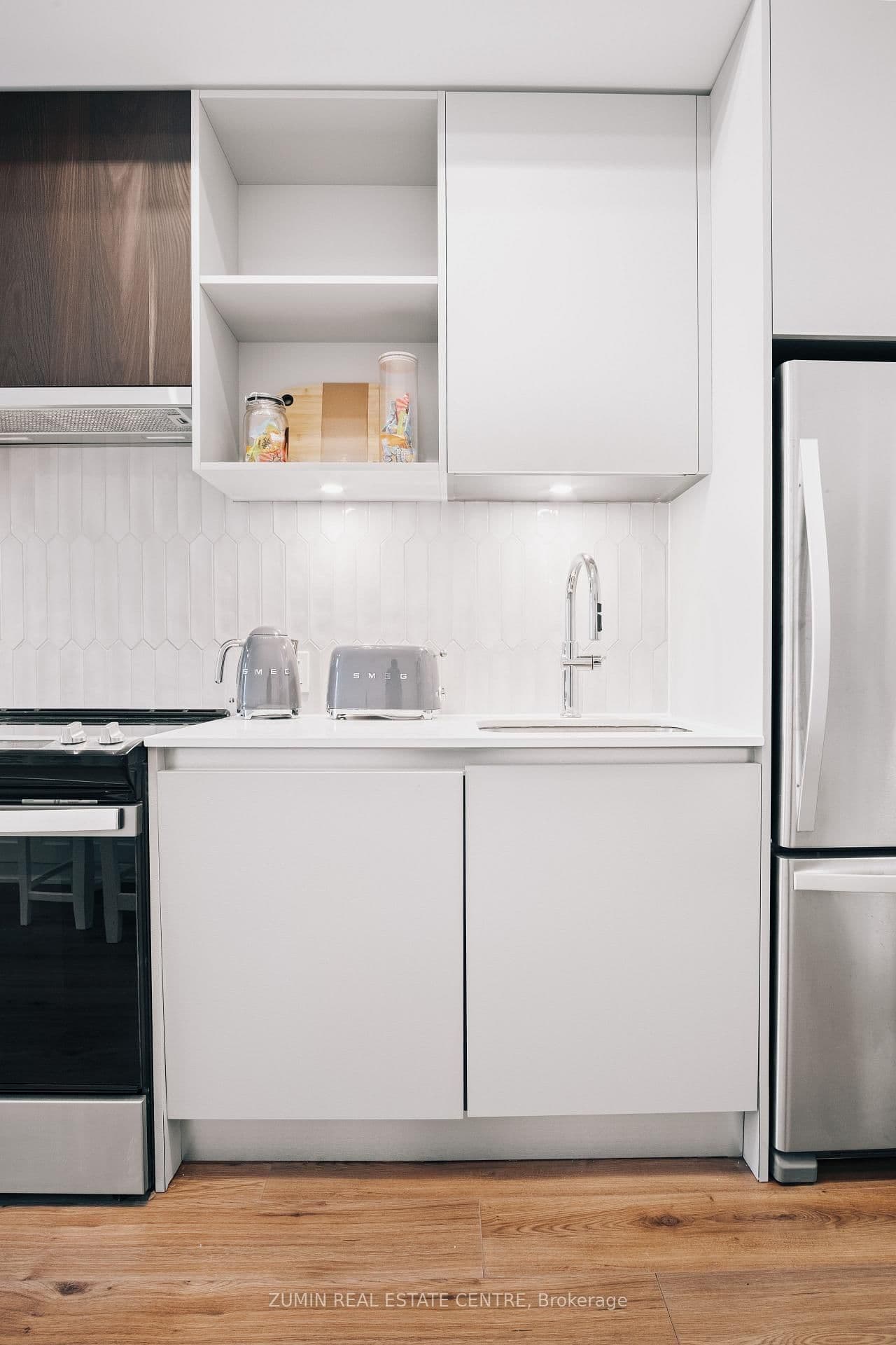 395 Dundas Street W, Unit 110 thumbnail 13