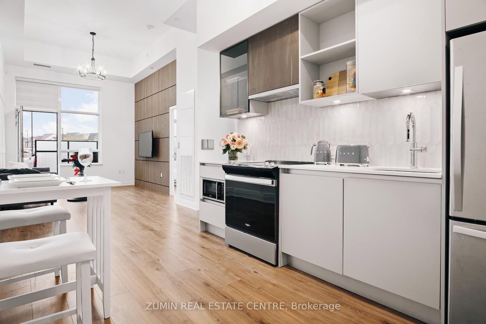 395 Dundas Street W, Unit 110 thumbnail 16