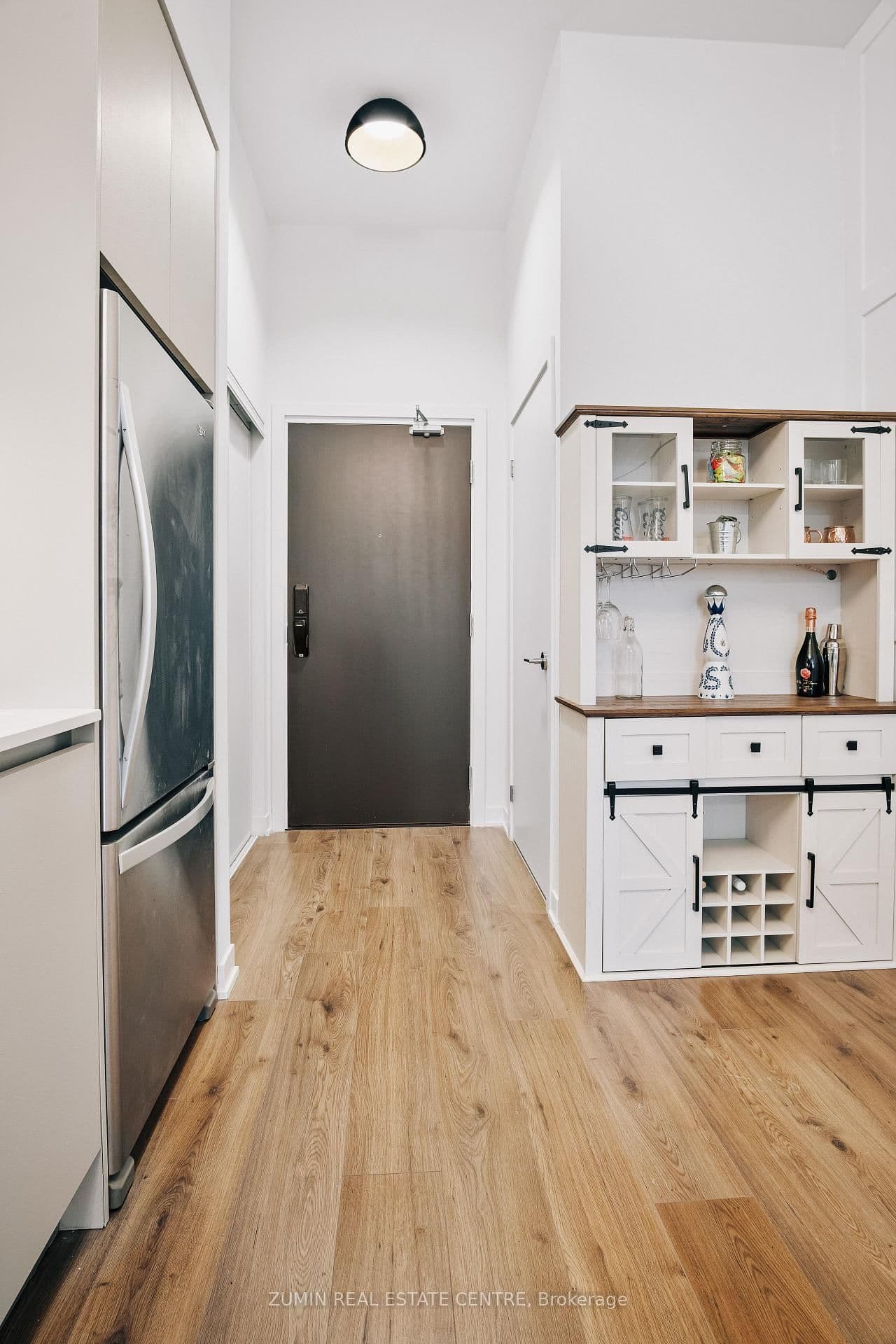 395 Dundas Street W, Unit 110 thumbnail 17