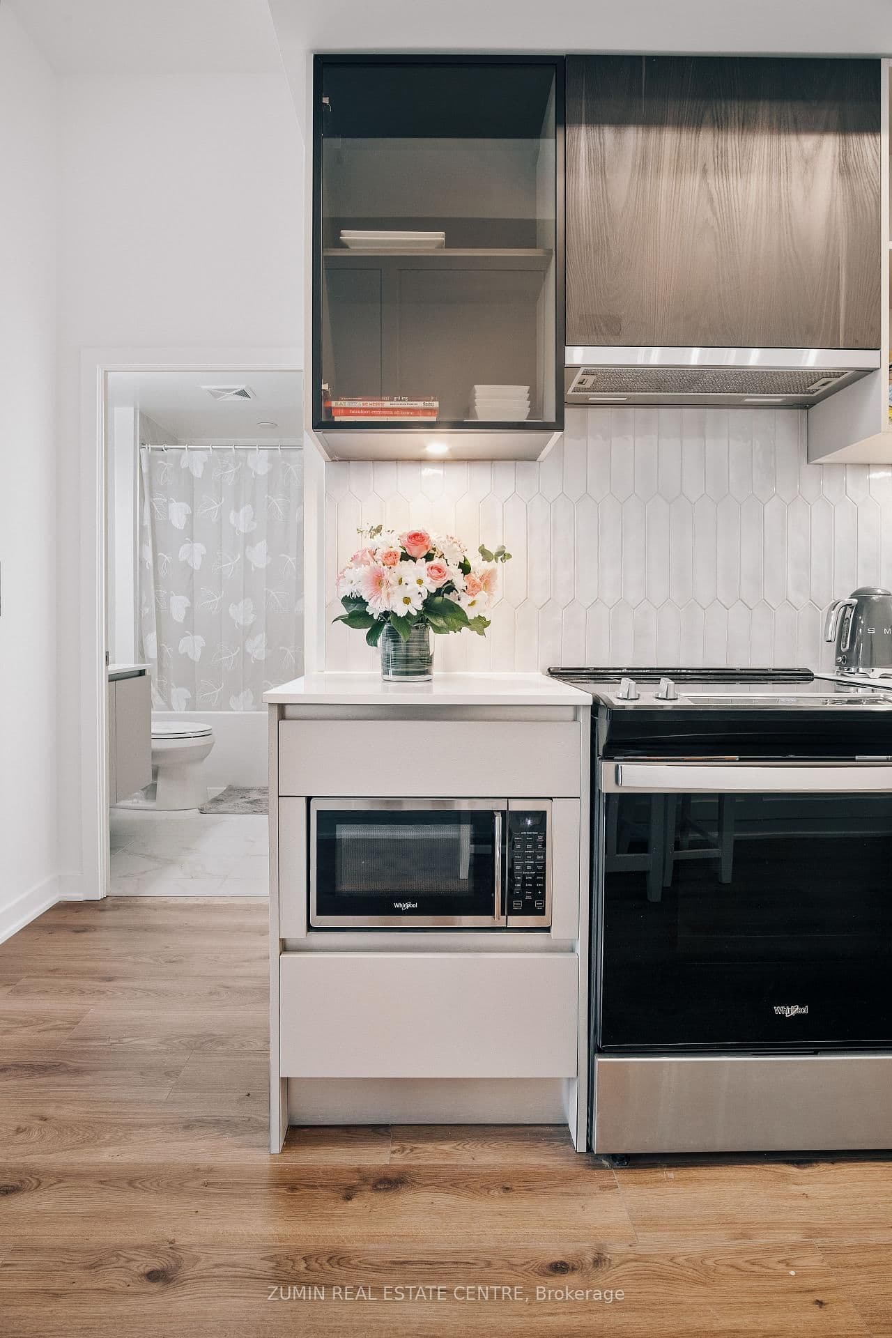 395 Dundas Street W, Unit 110 thumbnail 18
