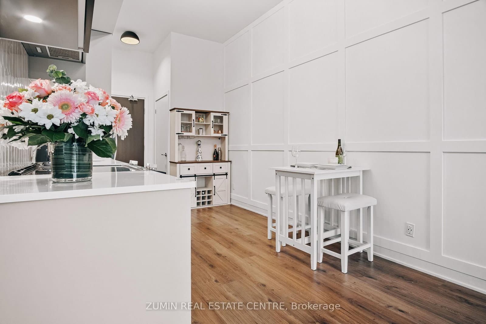 395 Dundas Street W, Unit 110 thumbnail 19