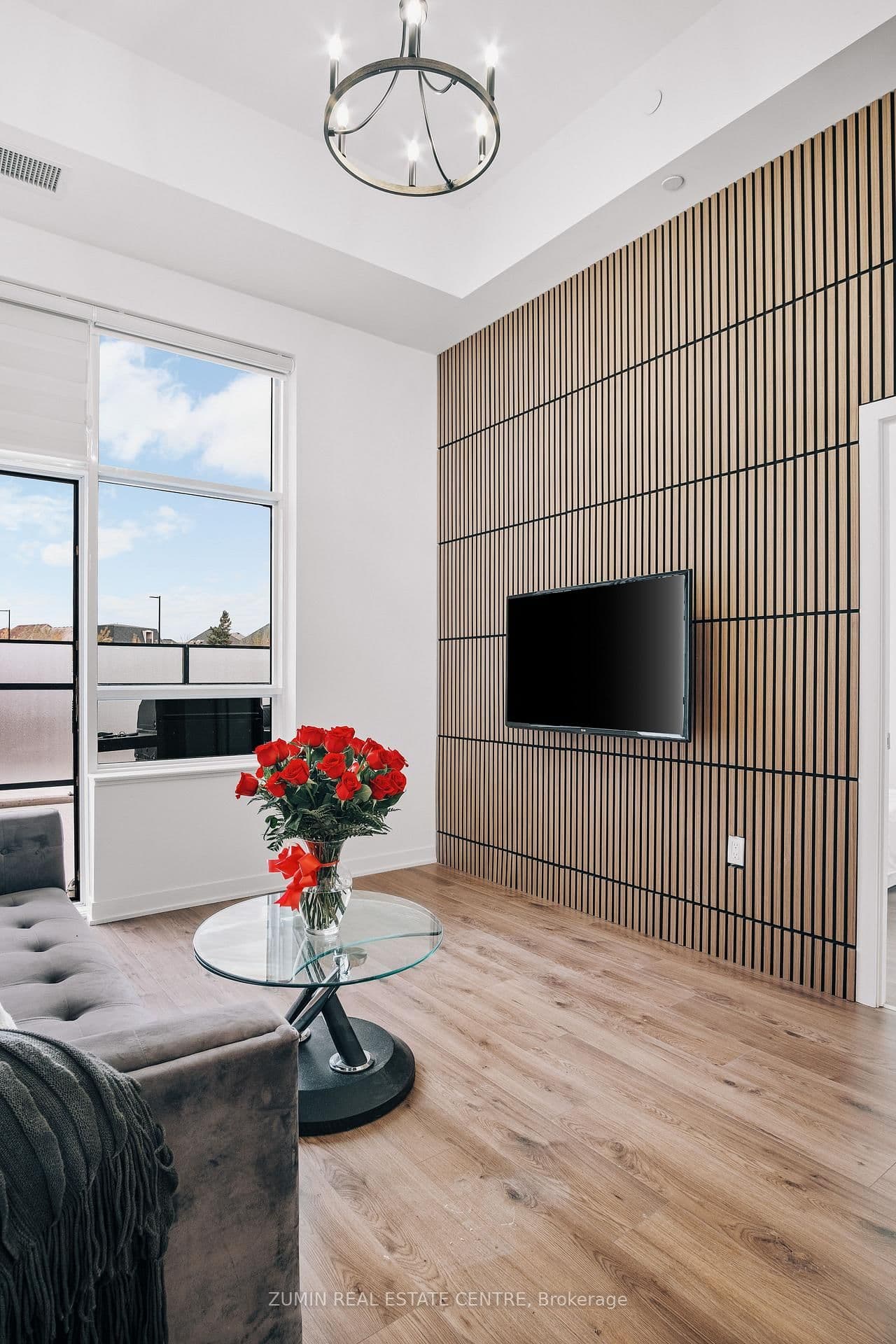 395 Dundas Street W, Unit 110 thumbnail 22