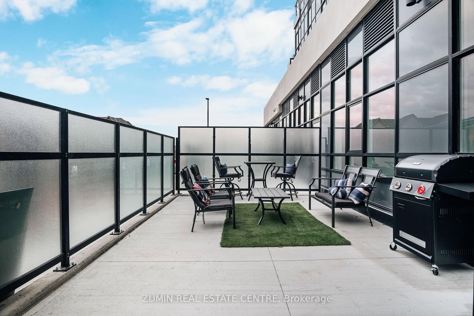 395 Dundas Street W, Unit 110 thumbnail 5