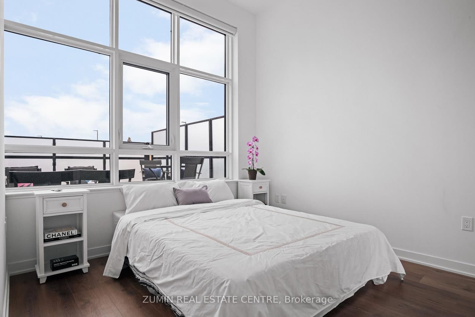 395 Dundas Street W, Unit 110 thumbnail 8