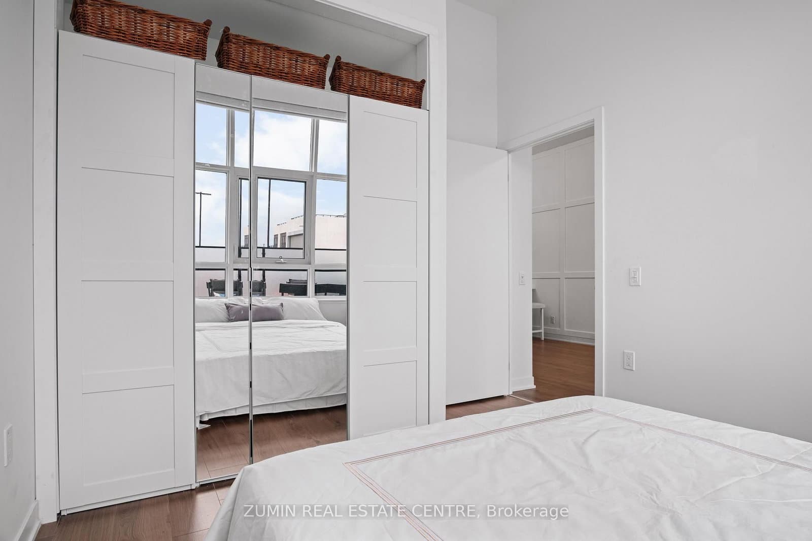 395 Dundas Street W, Unit 110 thumbnail 9