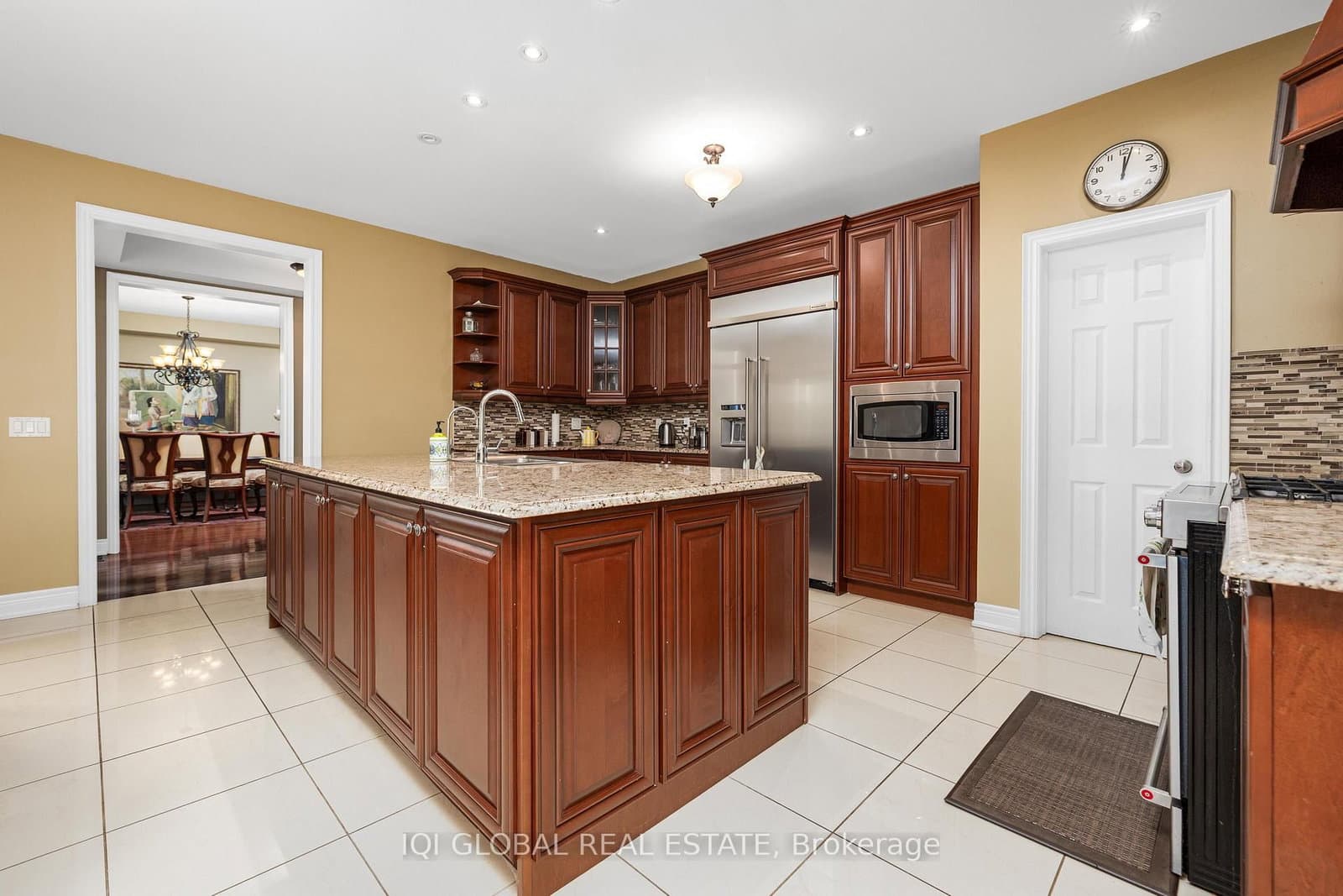 2395 Lyndhurst Drive thumbnail 26