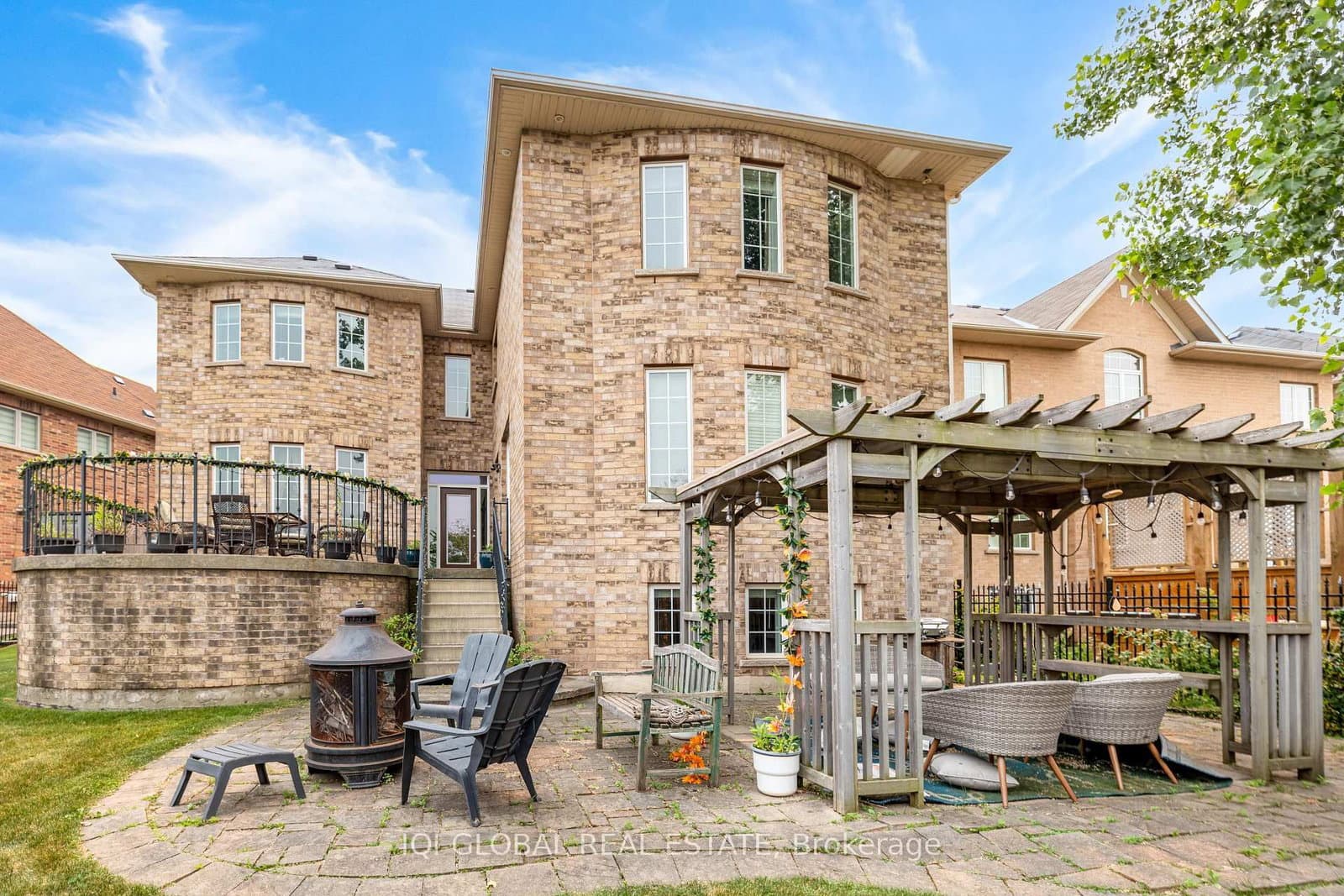 2395 Lyndhurst Drive thumbnail 41