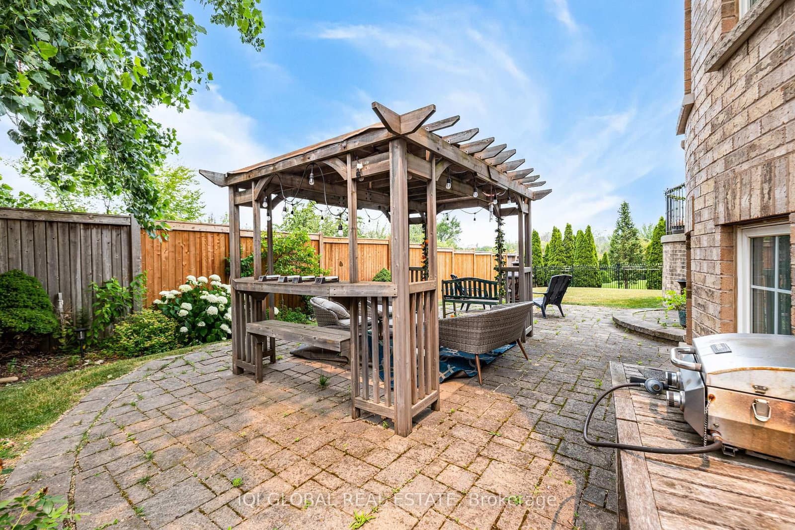 2395 Lyndhurst Drive thumbnail 43