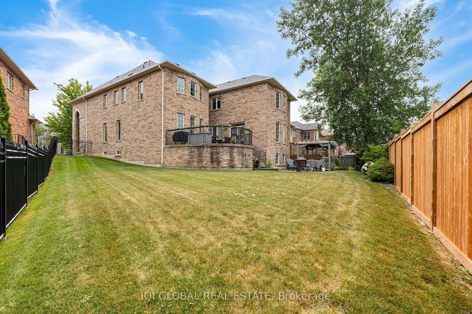 2395 Lyndhurst Drive thumbnail 46