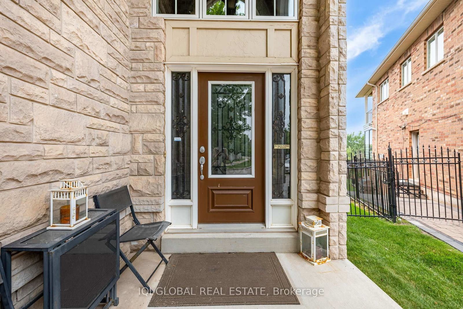 2395 Lyndhurst Drive thumbnail 6