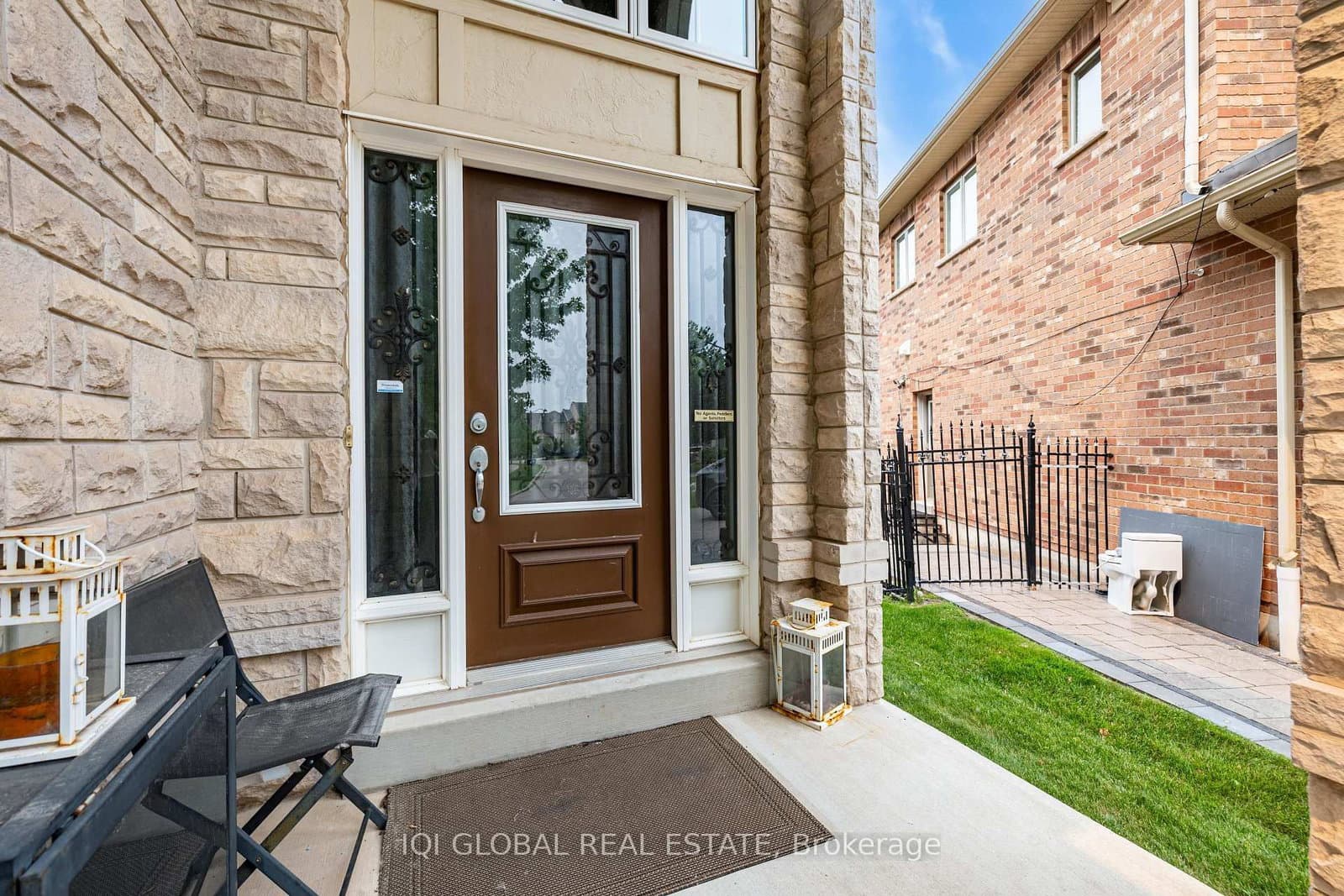 2395 Lyndhurst Drive thumbnail 7