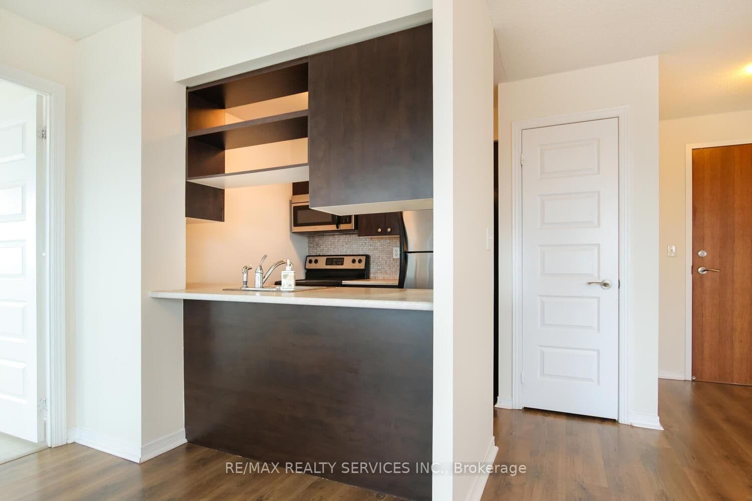 215 Queen Street E, Unit 1103 thumbnail 14