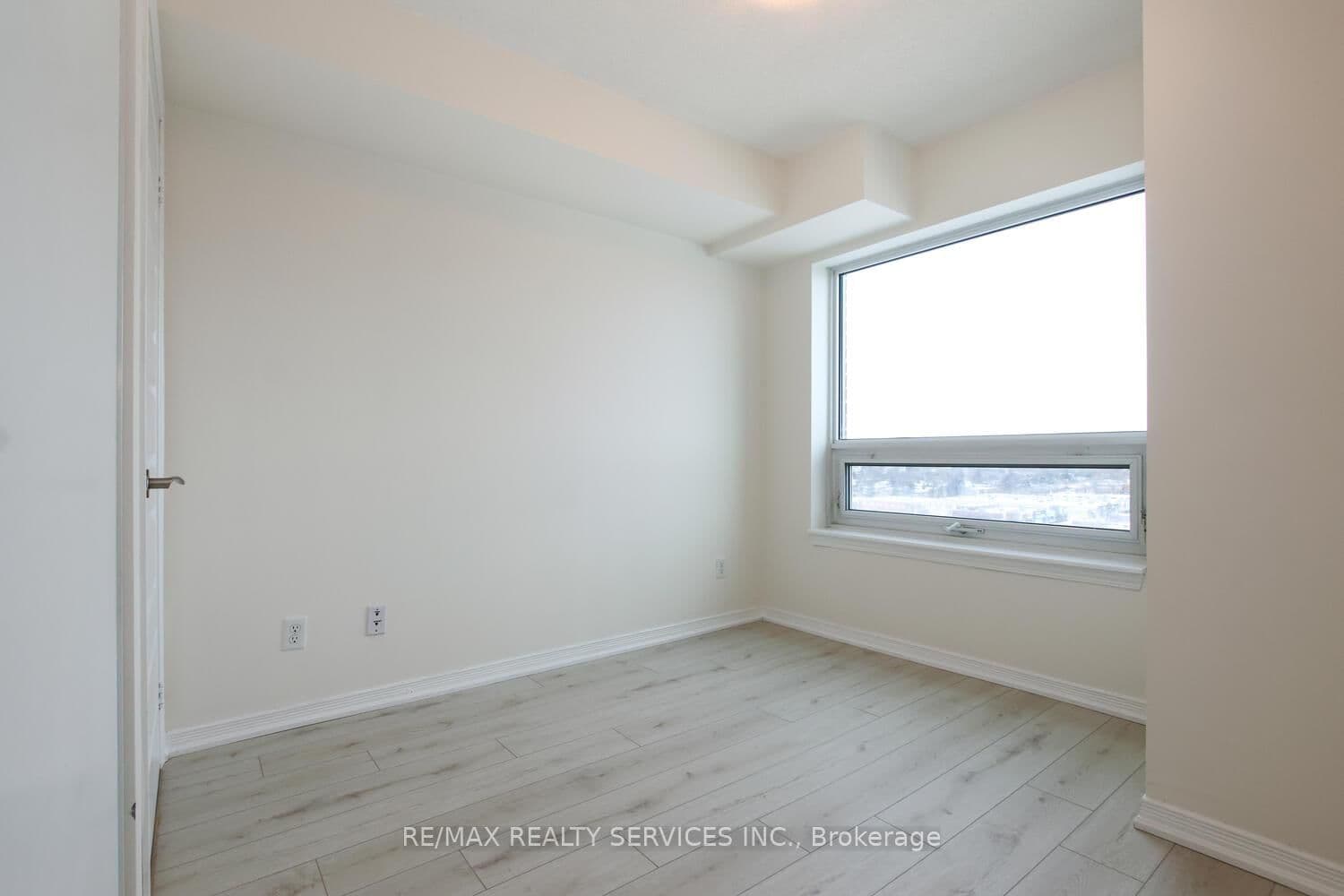 215 Queen Street E, Unit 1103 thumbnail 35