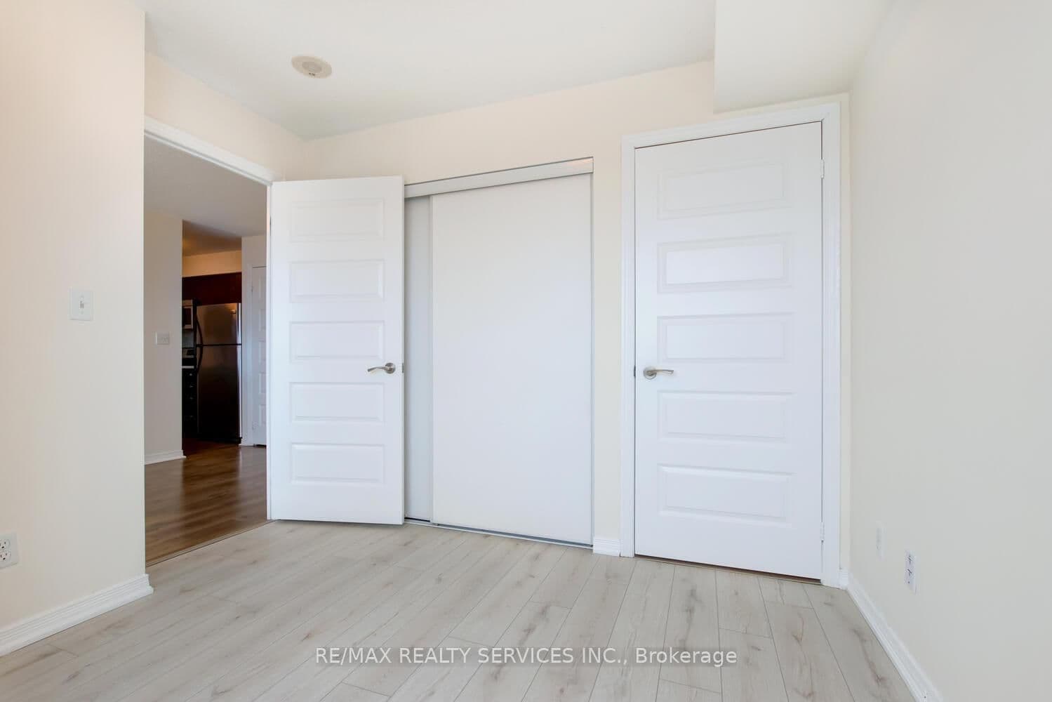 215 Queen Street E, Unit 1103 thumbnail 37
