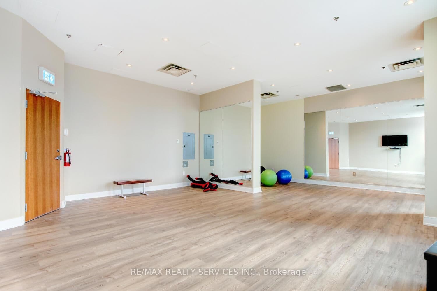 215 Queen Street E, Unit 1103 thumbnail 44