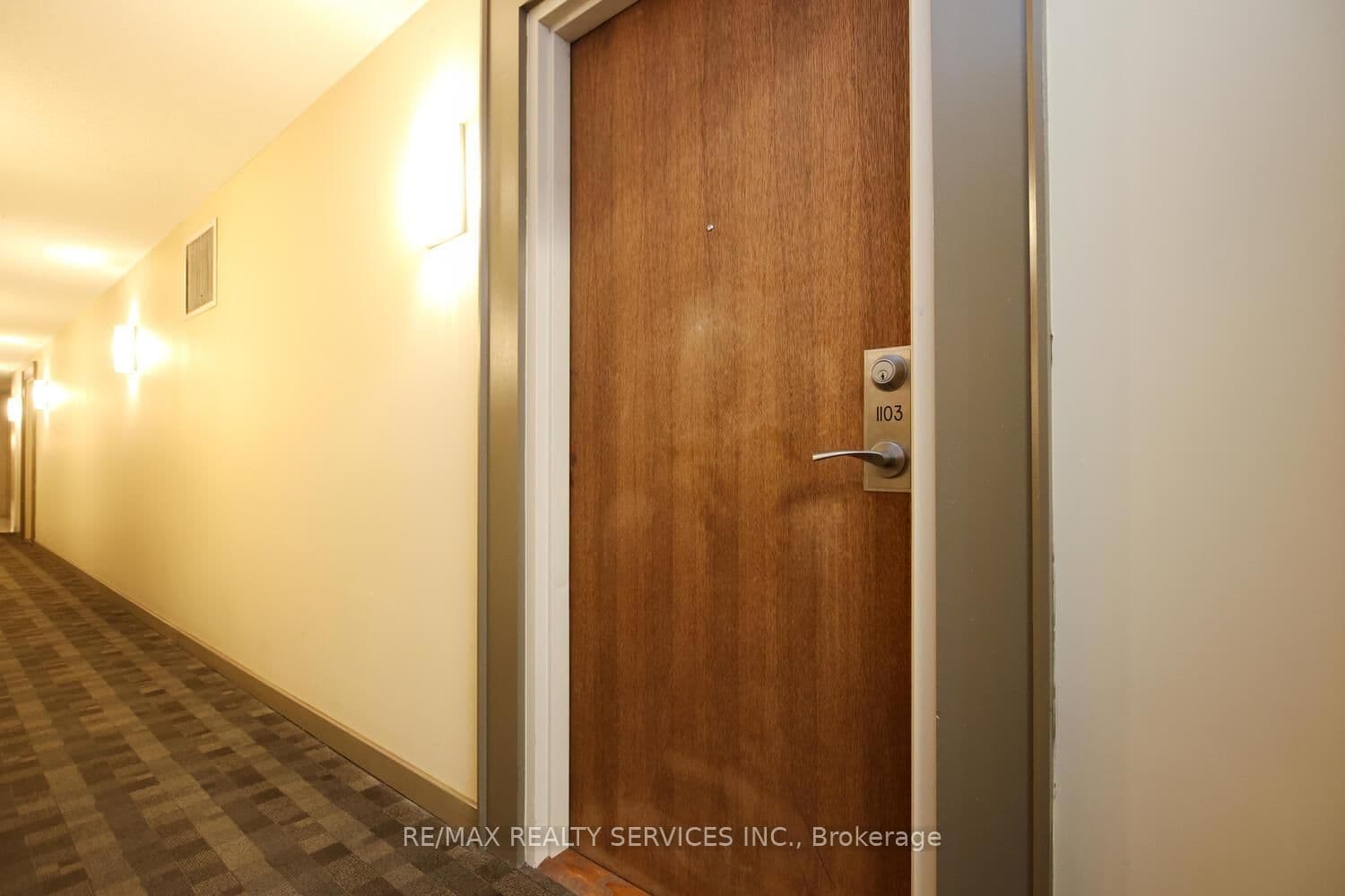 215 Queen Street E, Unit 1103 thumbnail 7
