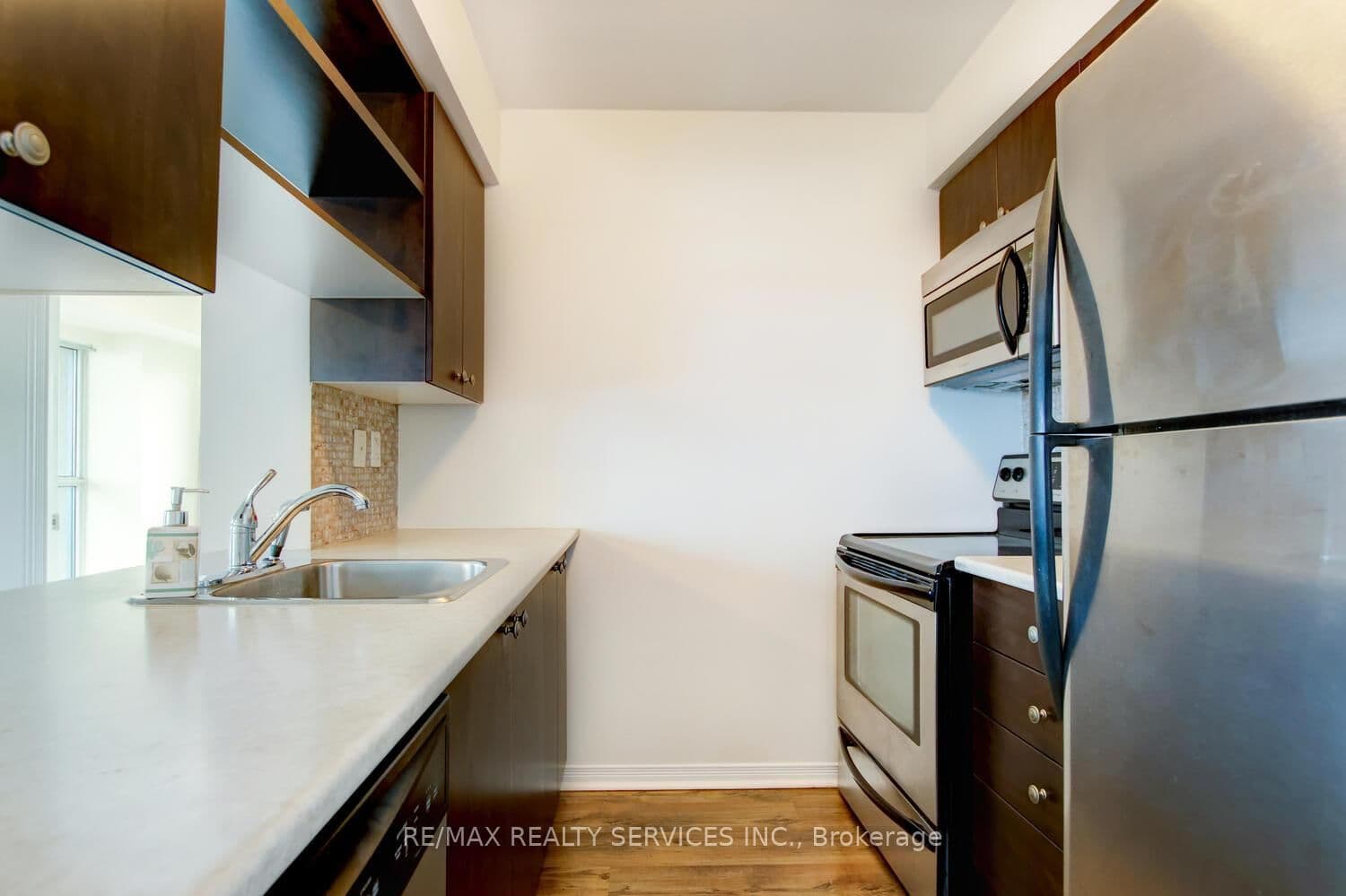 215 Queen Street E, Unit 1103 thumbnail 9