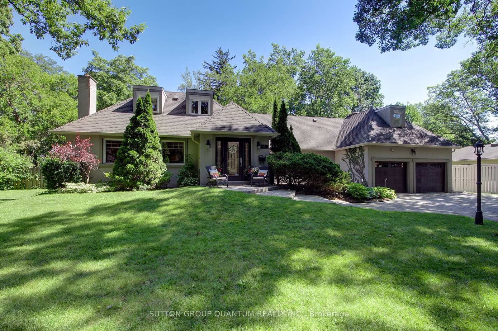 1391 Queen Victoria Avenue - Image 1