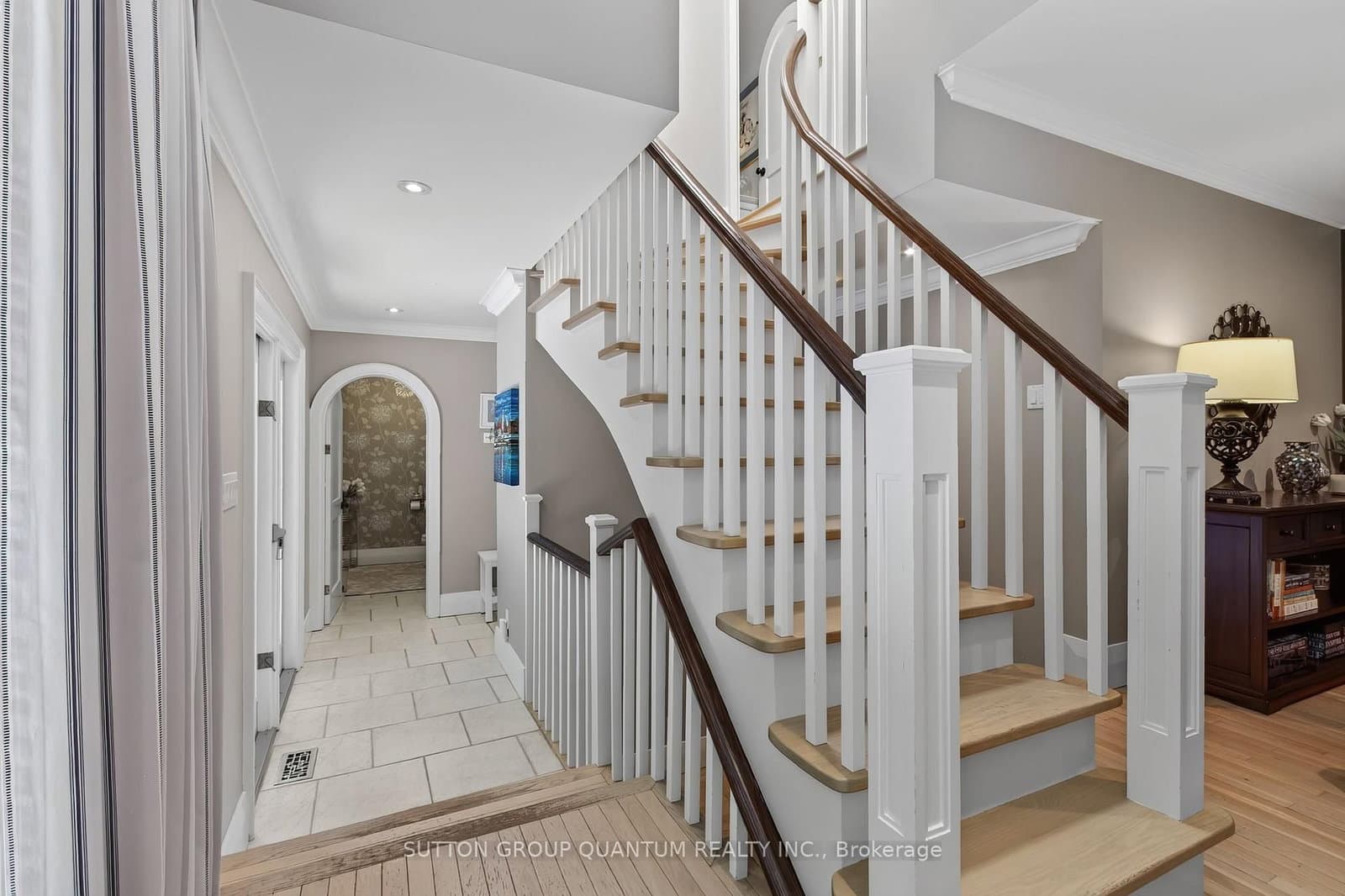 1391 Queen Victoria Avenue thumbnail 22