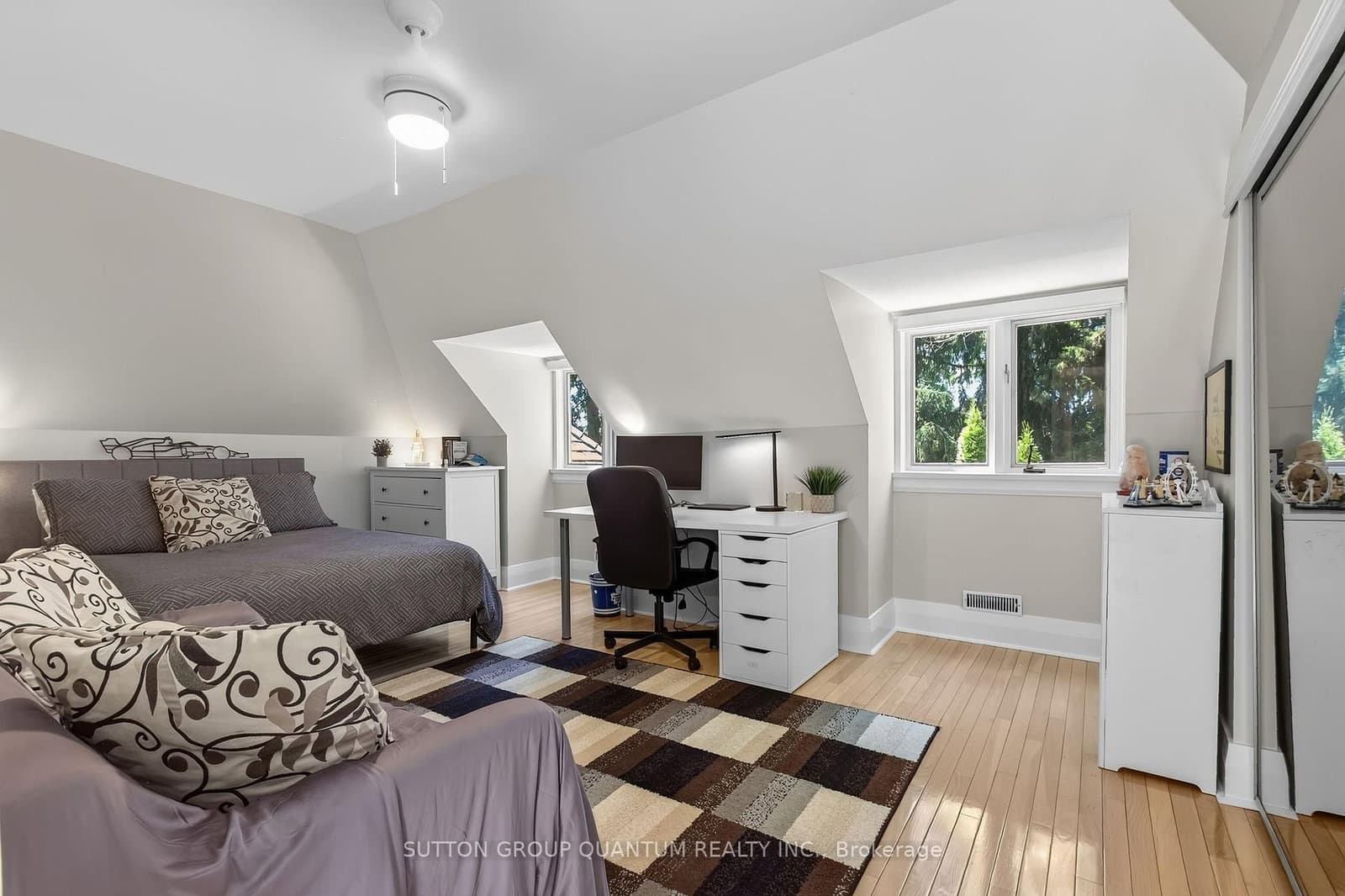 1391 Queen Victoria Avenue thumbnail 34