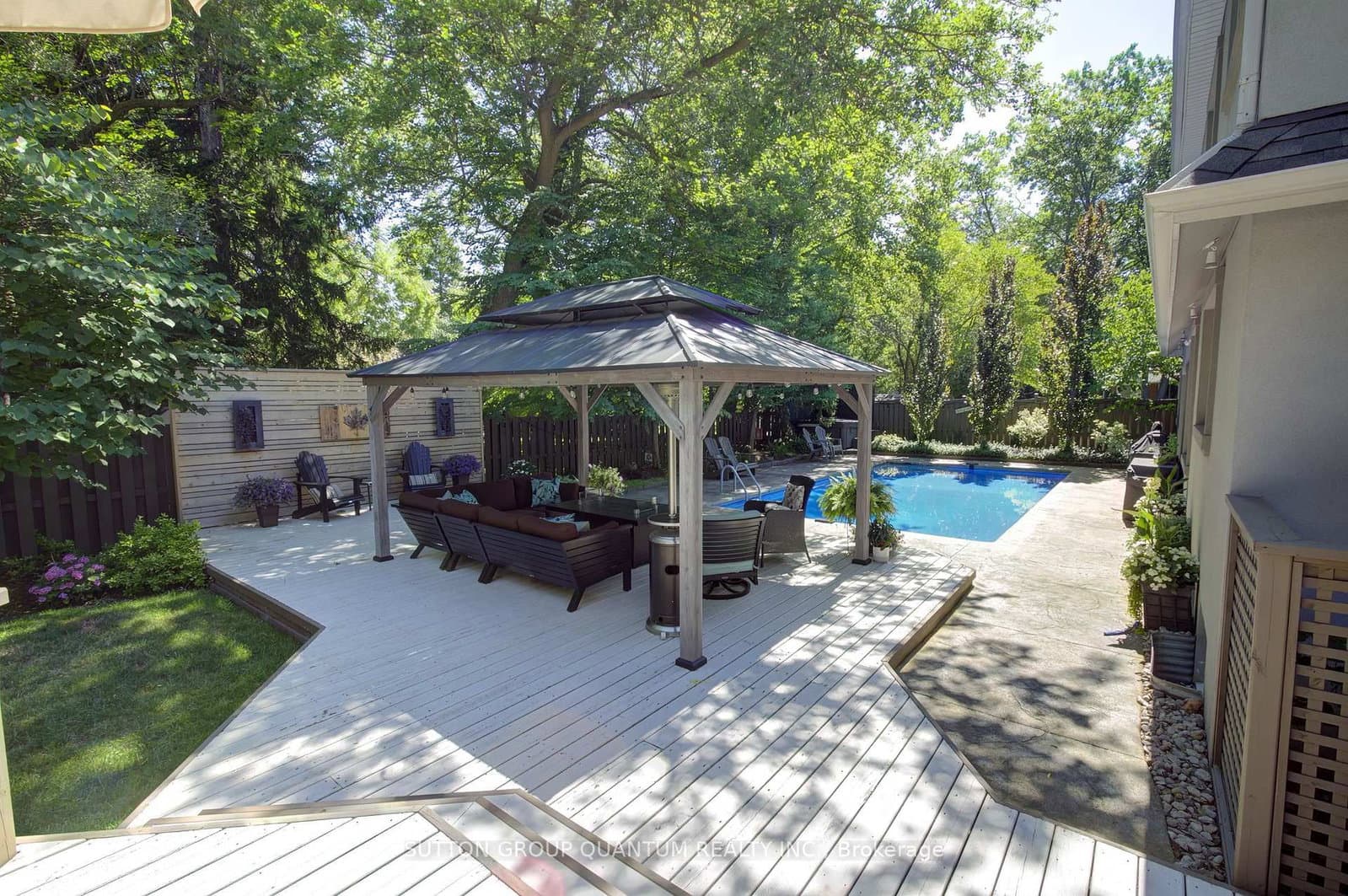 1391 Queen Victoria Avenue thumbnail 44