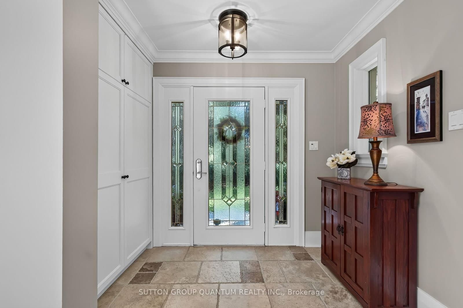 1391 Queen Victoria Avenue thumbnail 5