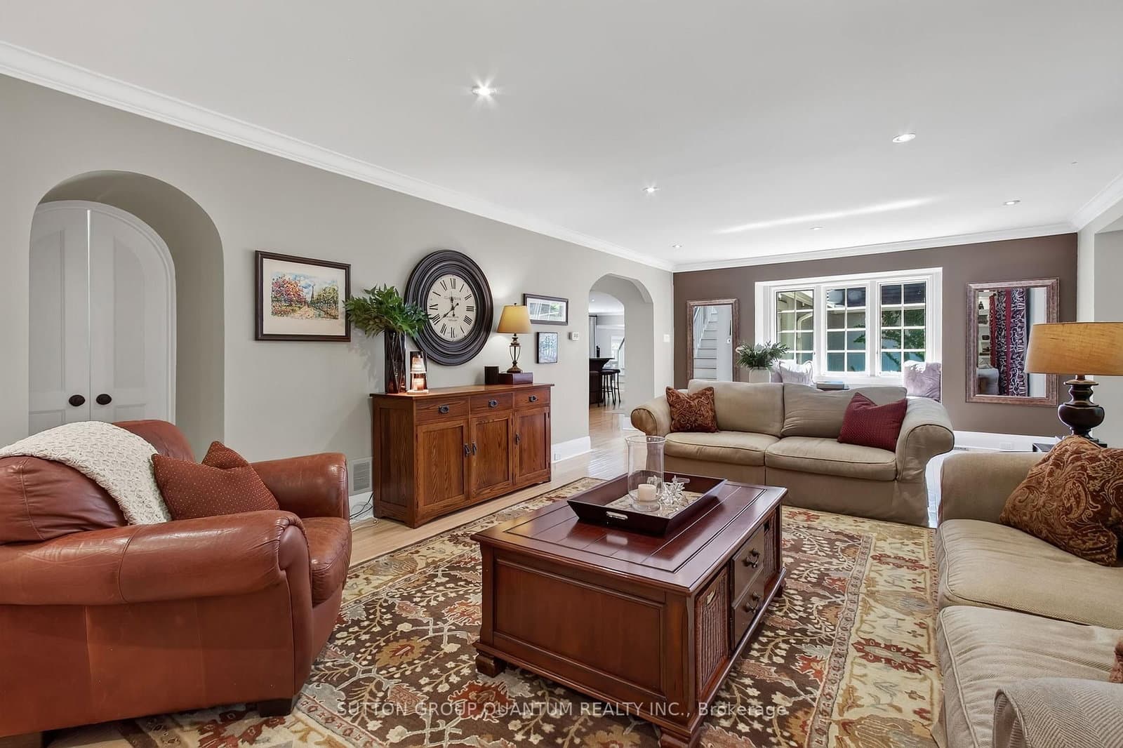 1391 Queen Victoria Avenue thumbnail 8