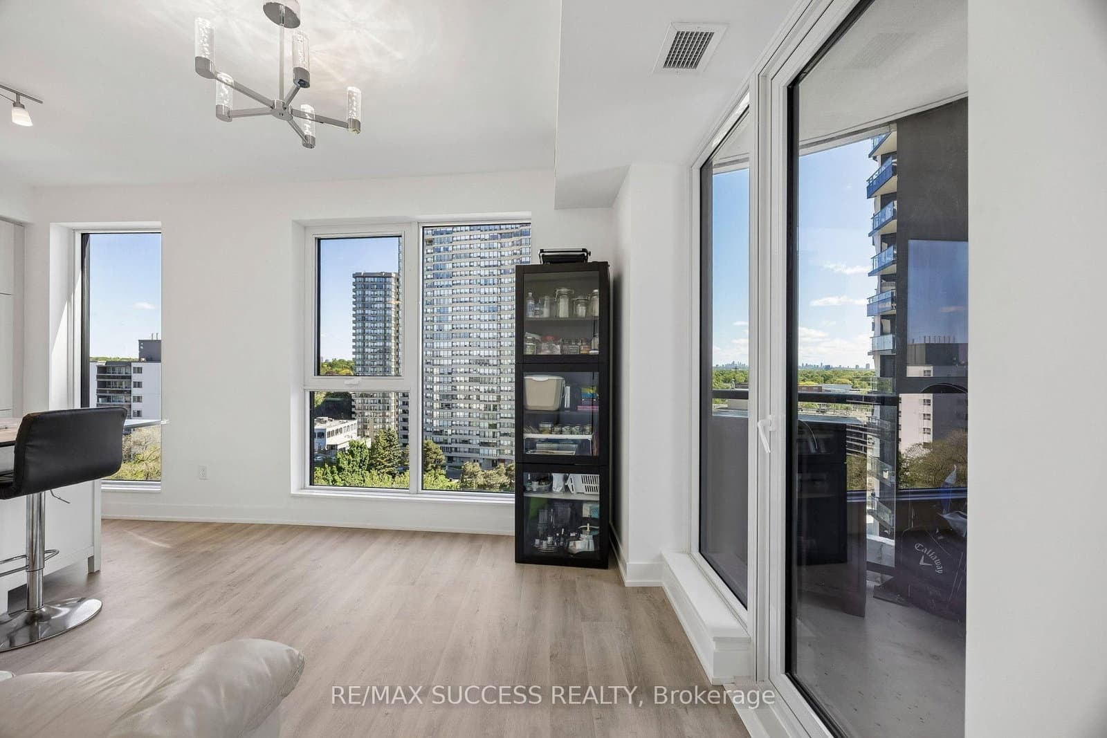 25 Cordova Avenue, Unit 904 thumbnail 10