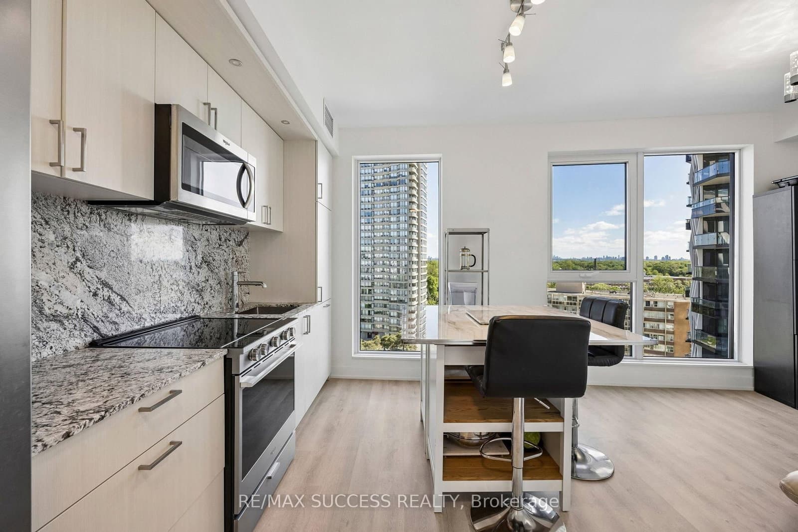 25 Cordova Avenue, Unit 904 thumbnail 11