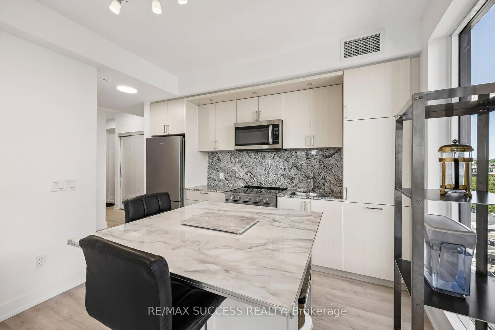 25 Cordova Avenue, Unit 904 thumbnail 13