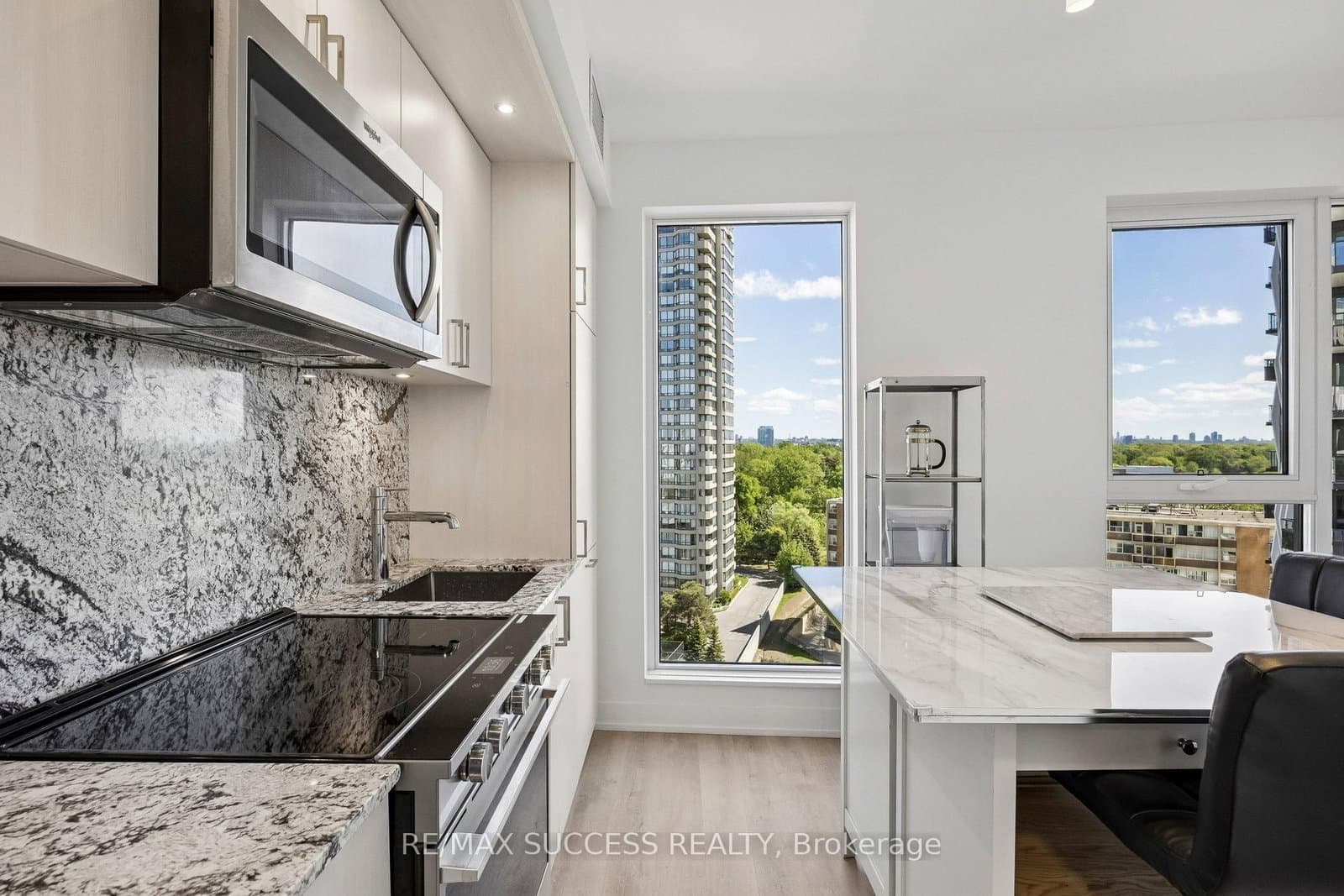 25 Cordova Avenue, Unit 904 thumbnail 16