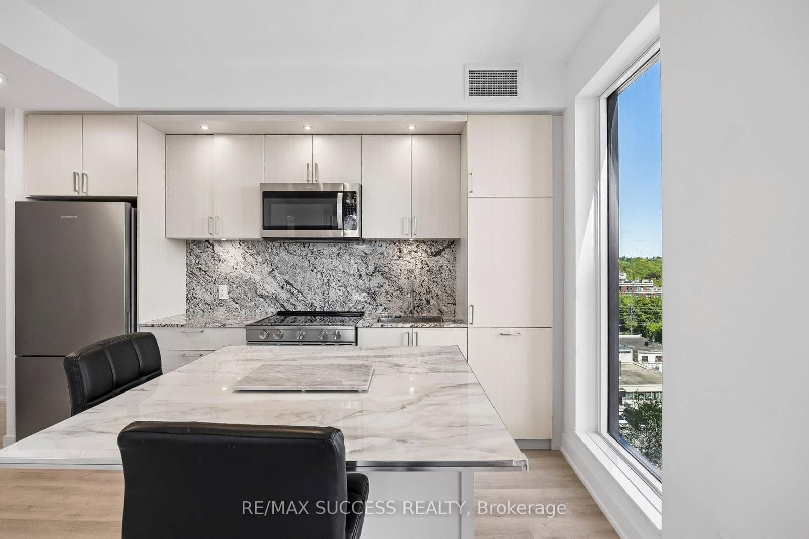 25 Cordova Avenue, Unit 904 thumbnail 22