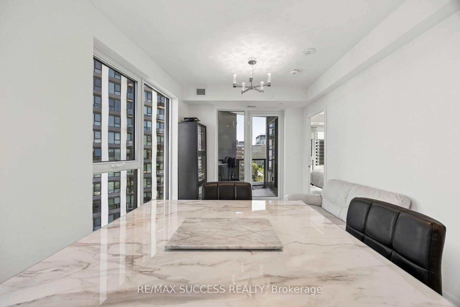 25 Cordova Avenue, Unit 904 thumbnail 23