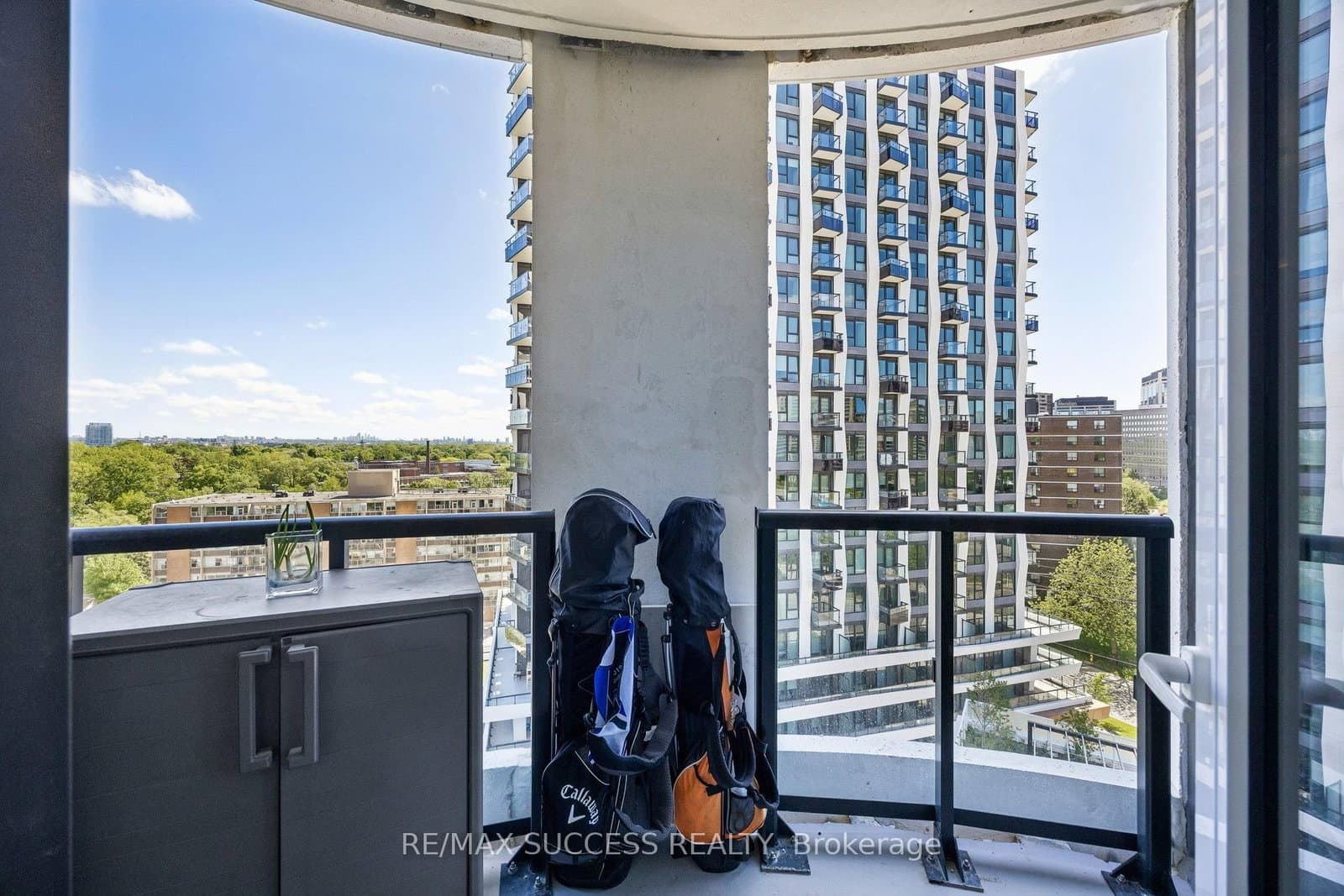 25 Cordova Avenue, Unit 904 thumbnail 32