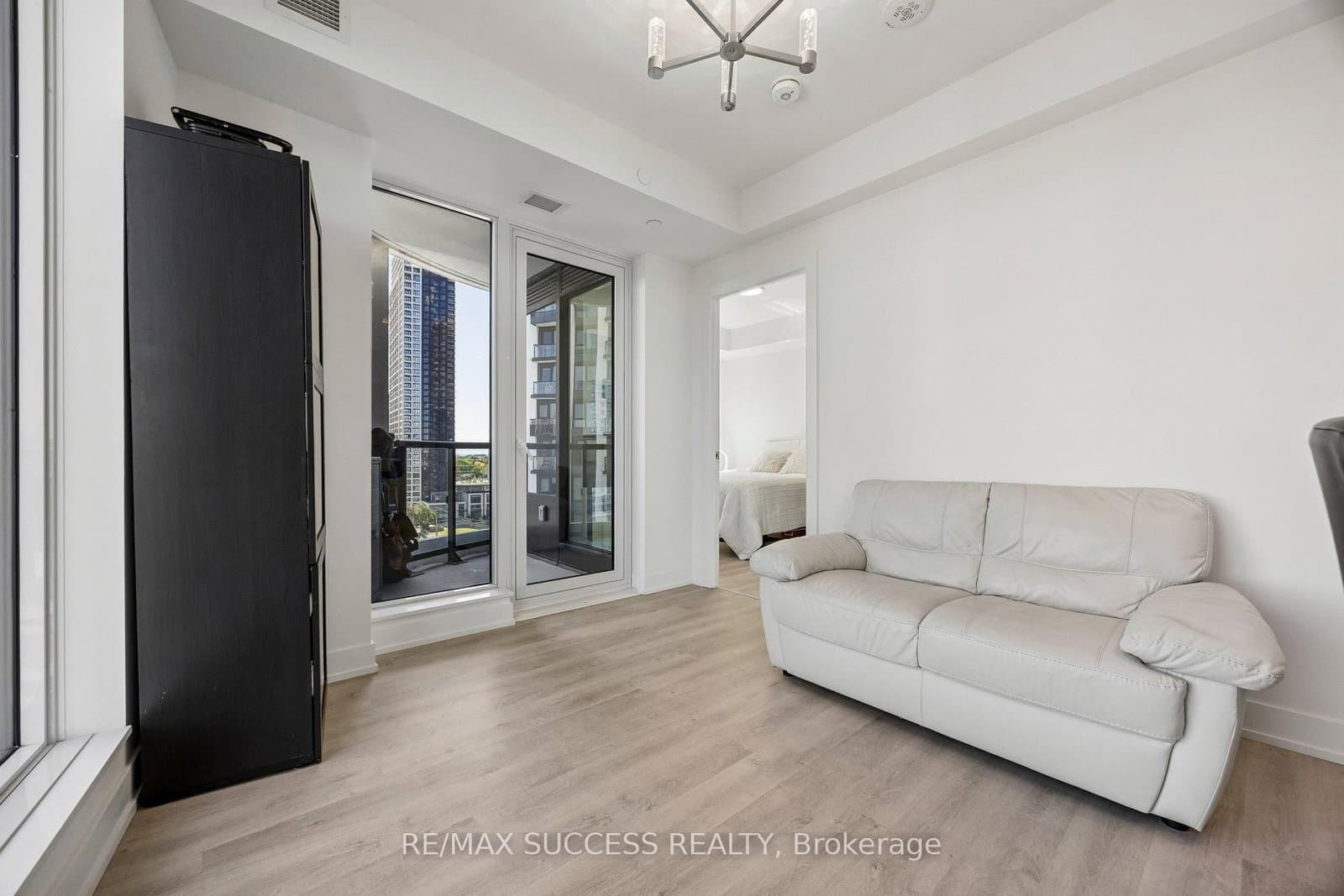 25 Cordova Avenue, Unit 904 thumbnail 8