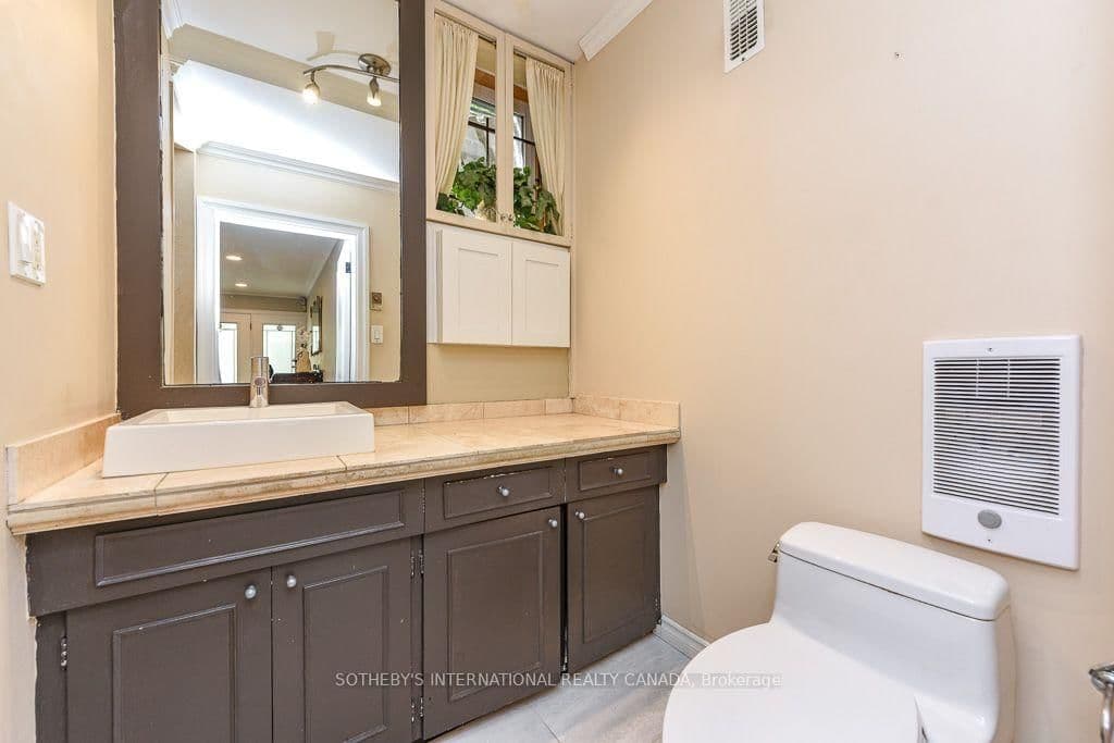 31 Queensborough Crescent thumbnail 13