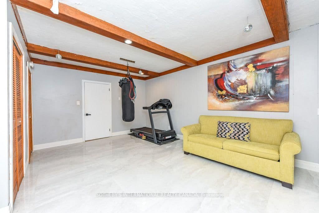 31 Queensborough Crescent thumbnail 14