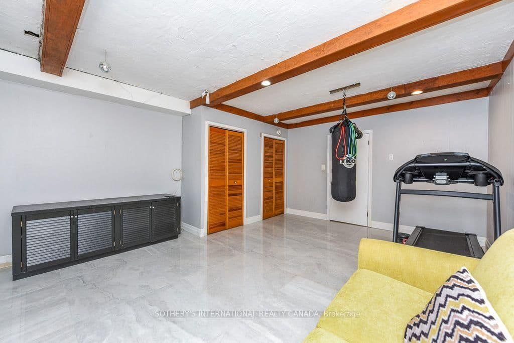 31 Queensborough Crescent thumbnail 15