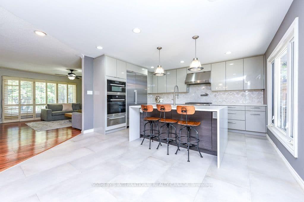31 Queensborough Crescent thumbnail 21