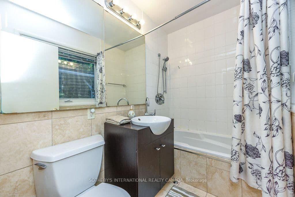 31 Queensborough Crescent thumbnail 28