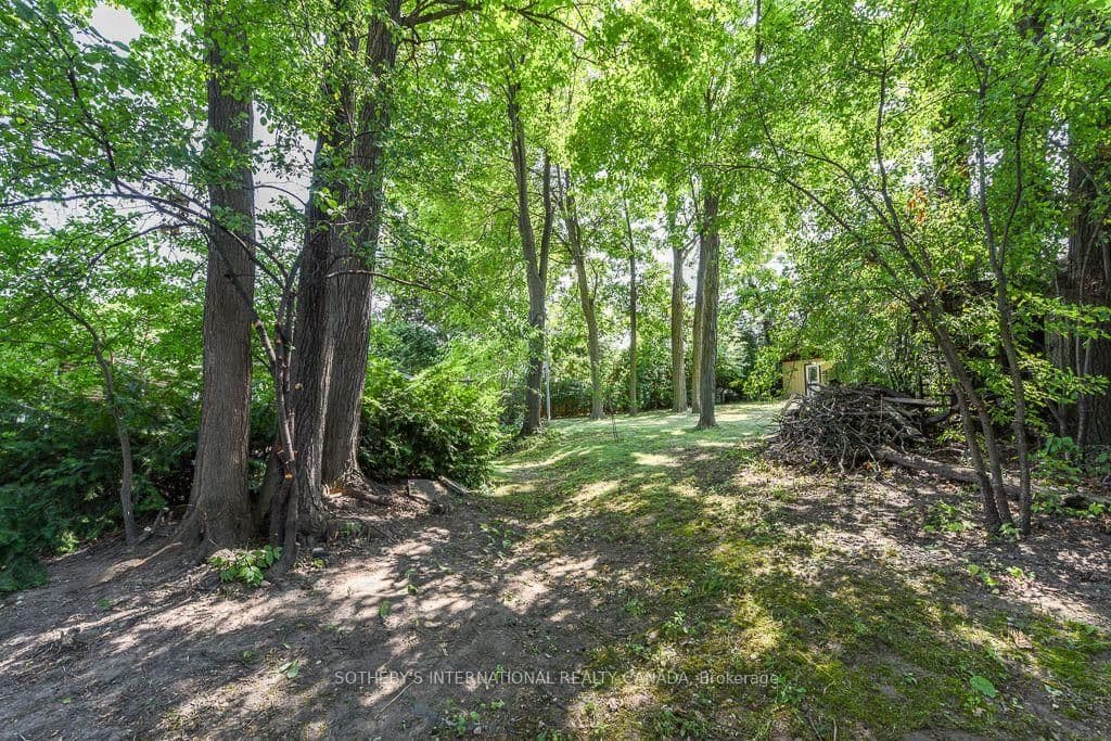 31 Queensborough Crescent thumbnail 35