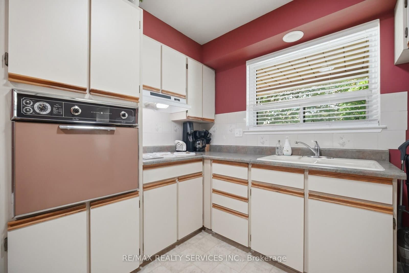 15 Ferndale Crescent thumbnail 16