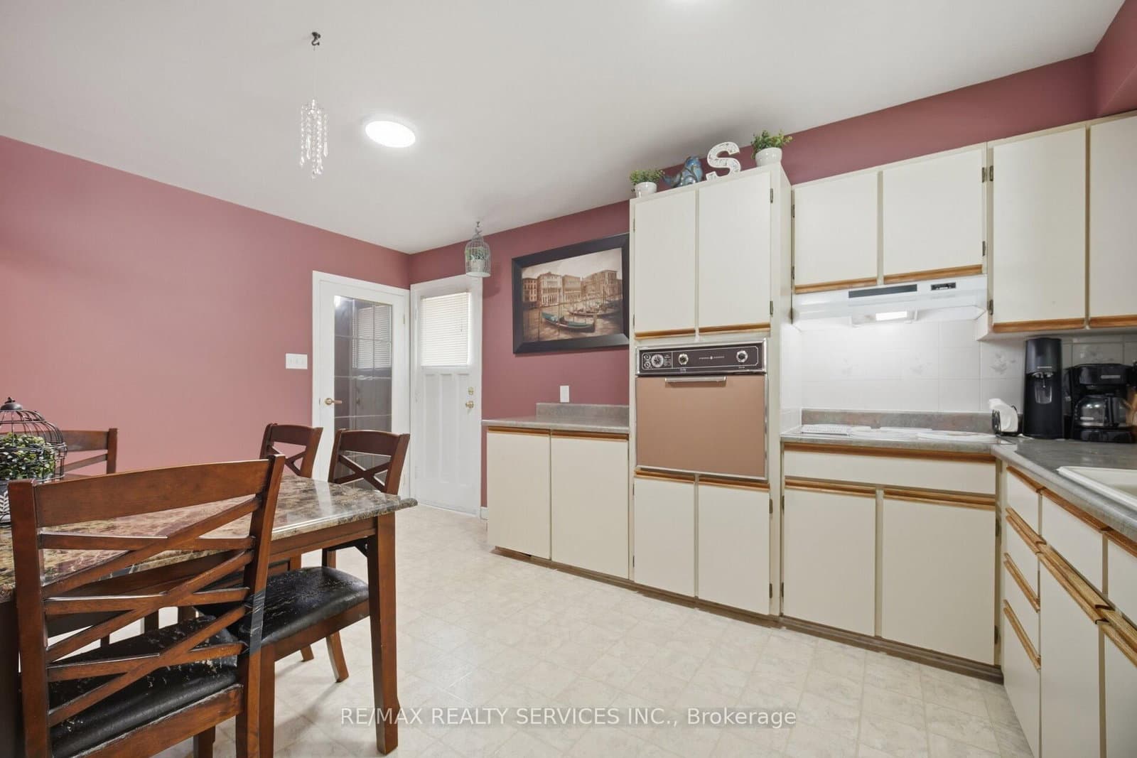 15 Ferndale Crescent thumbnail 17
