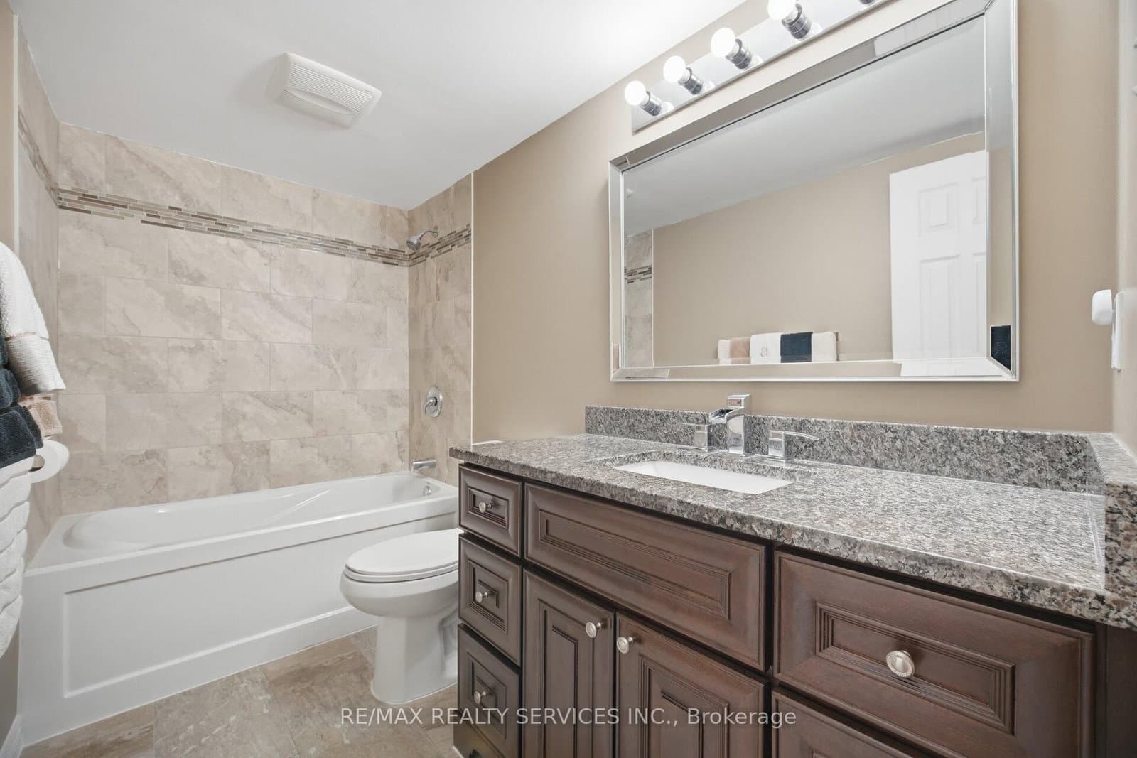 15 Ferndale Crescent thumbnail 25