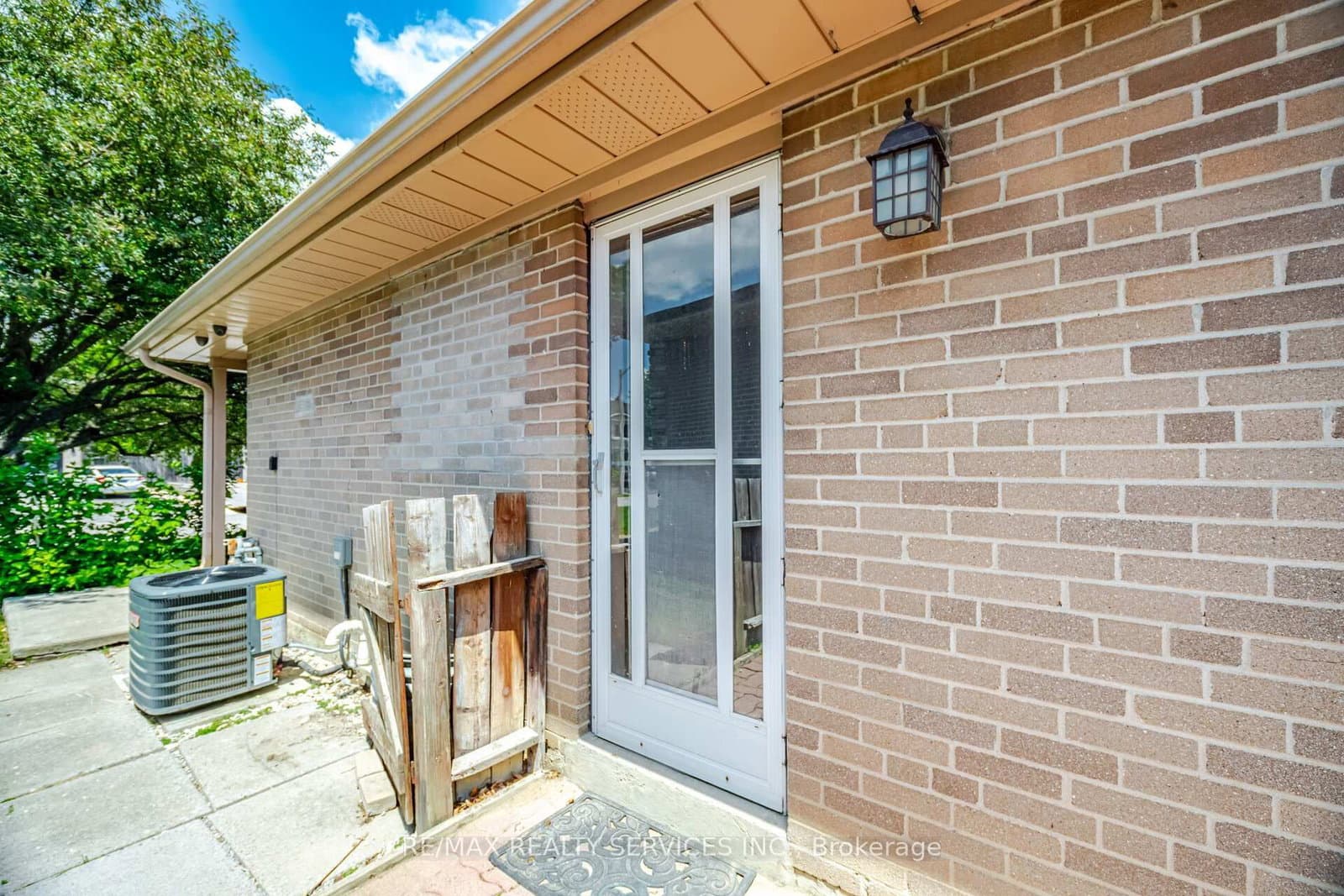 15 Ferndale Crescent thumbnail 33