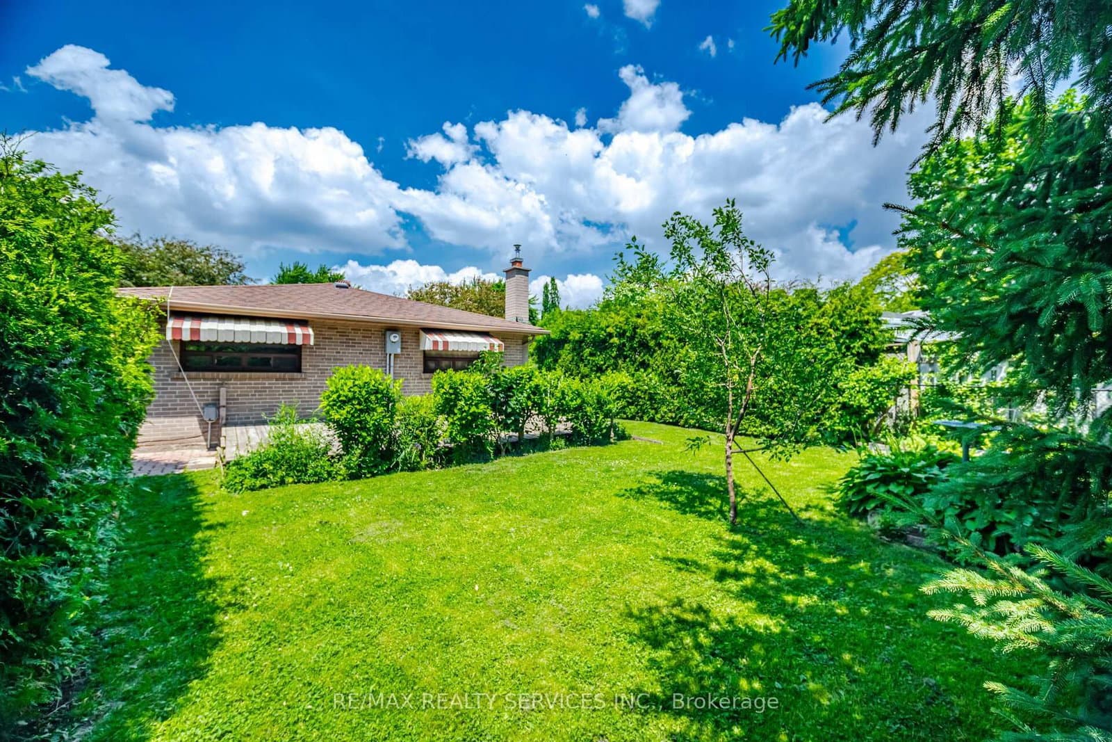 15 Ferndale Crescent thumbnail 40
