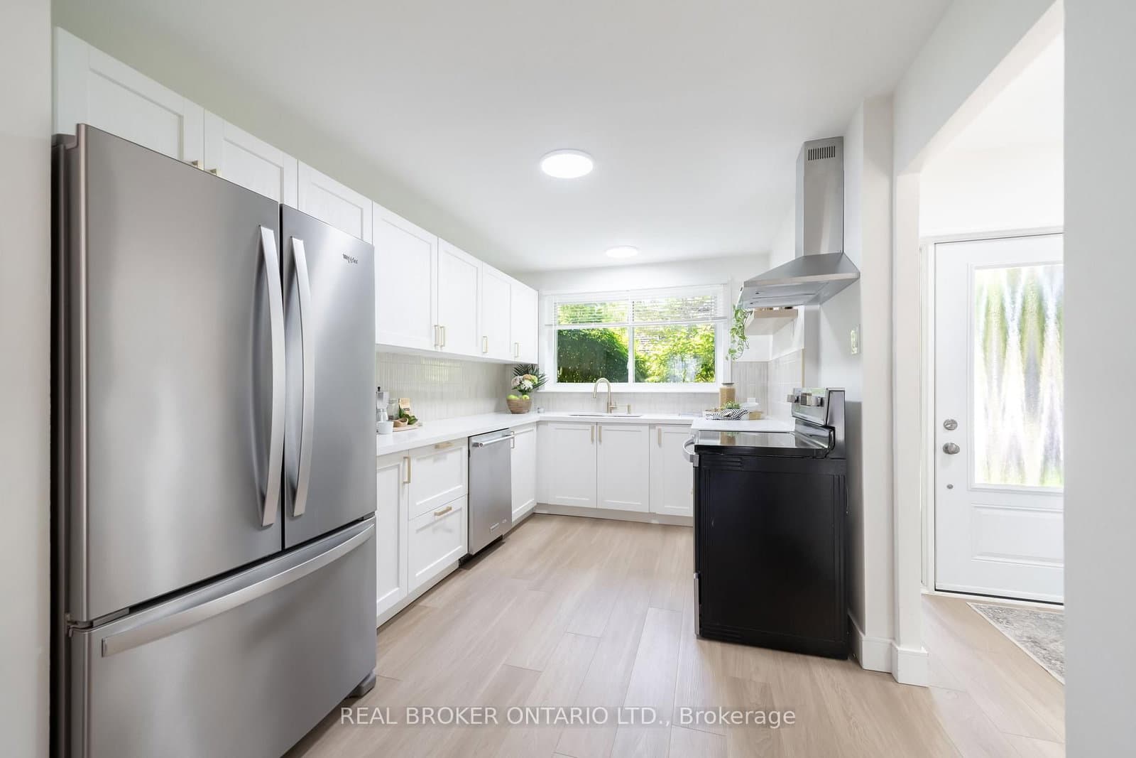 684 Dynes Road, Unit 1 thumbnail 10
