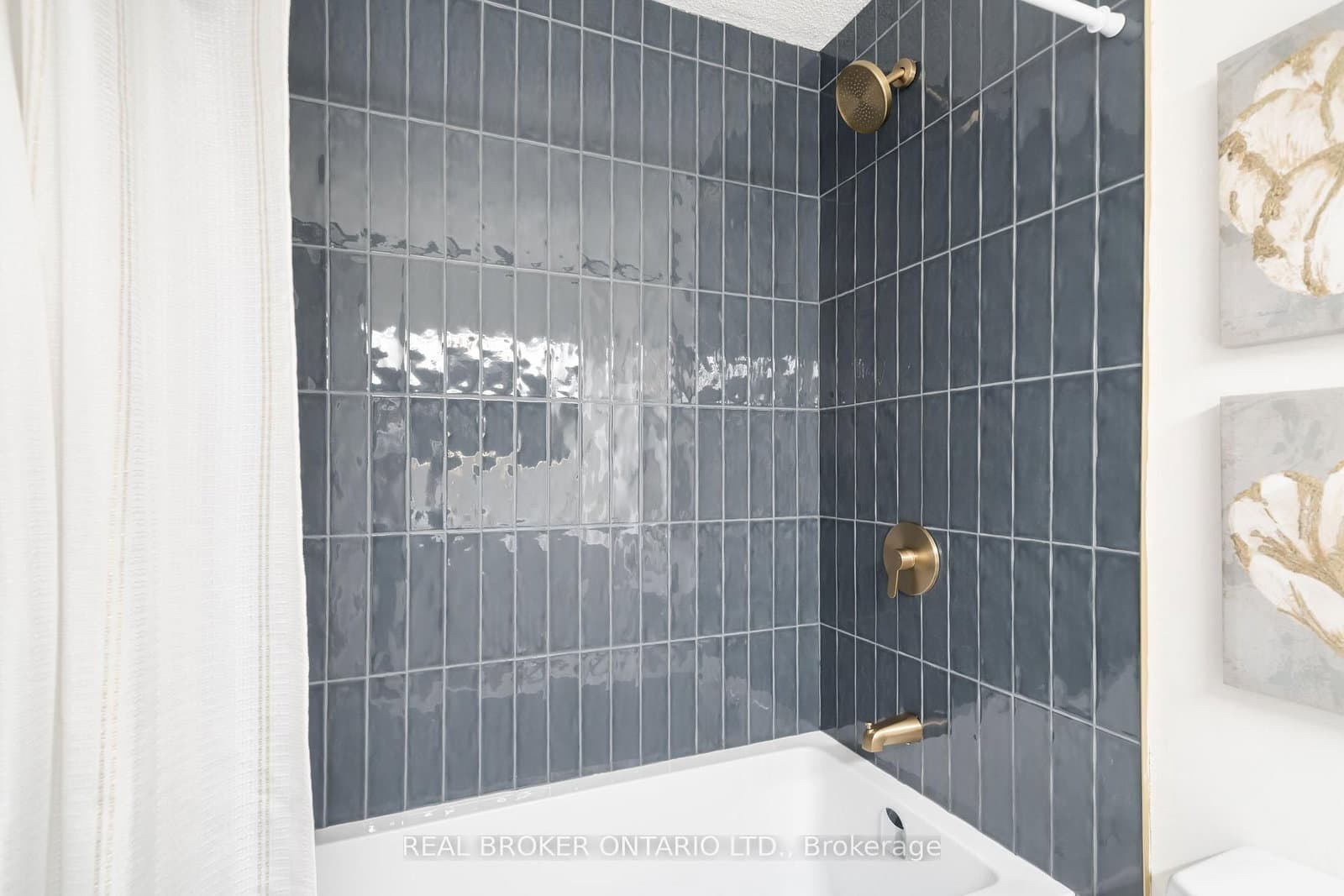 684 Dynes Road, Unit 1 thumbnail 17